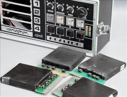 Realton-Variophon Spot with seven cards